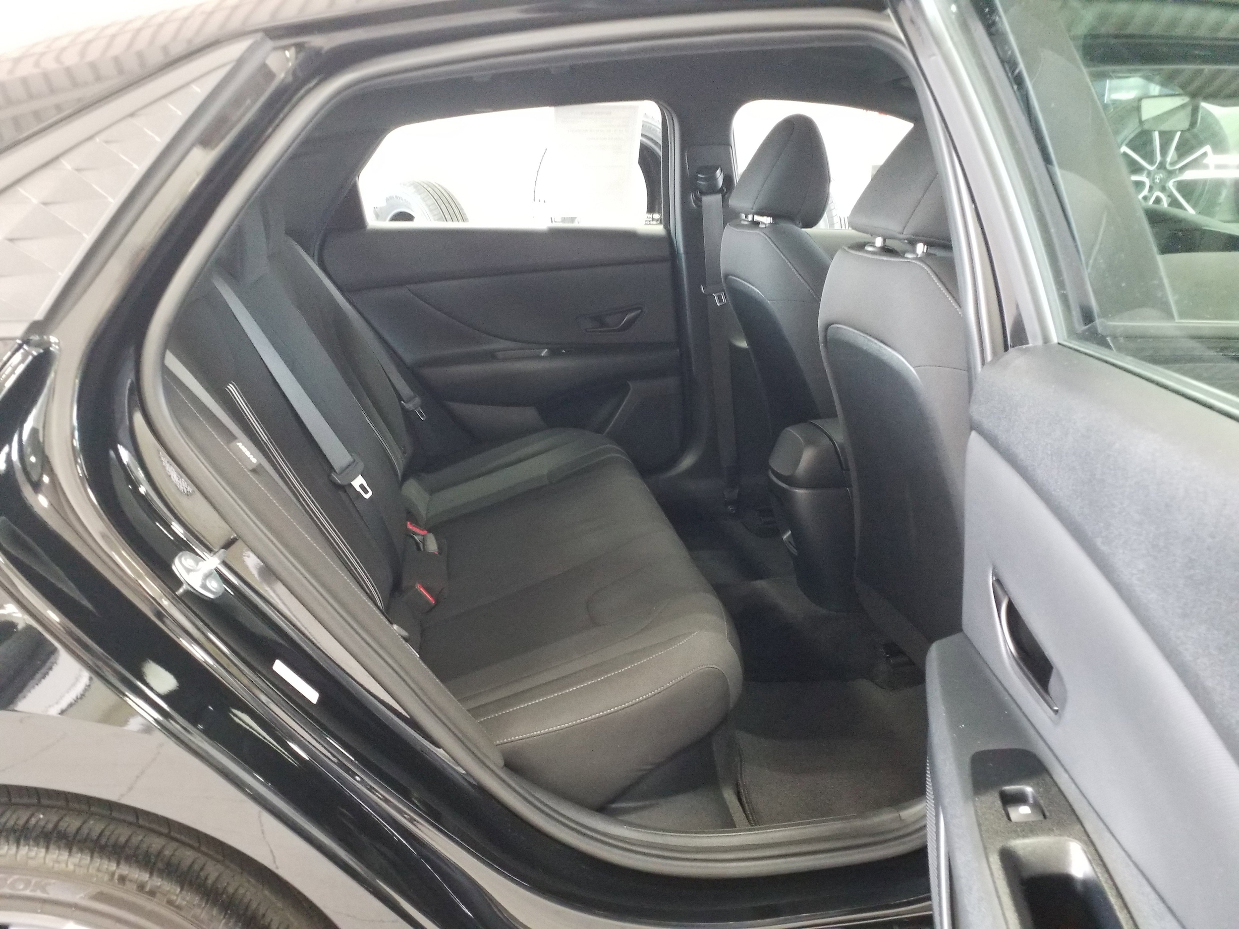 2025 Hyundai Elantra Blue - Photo 15