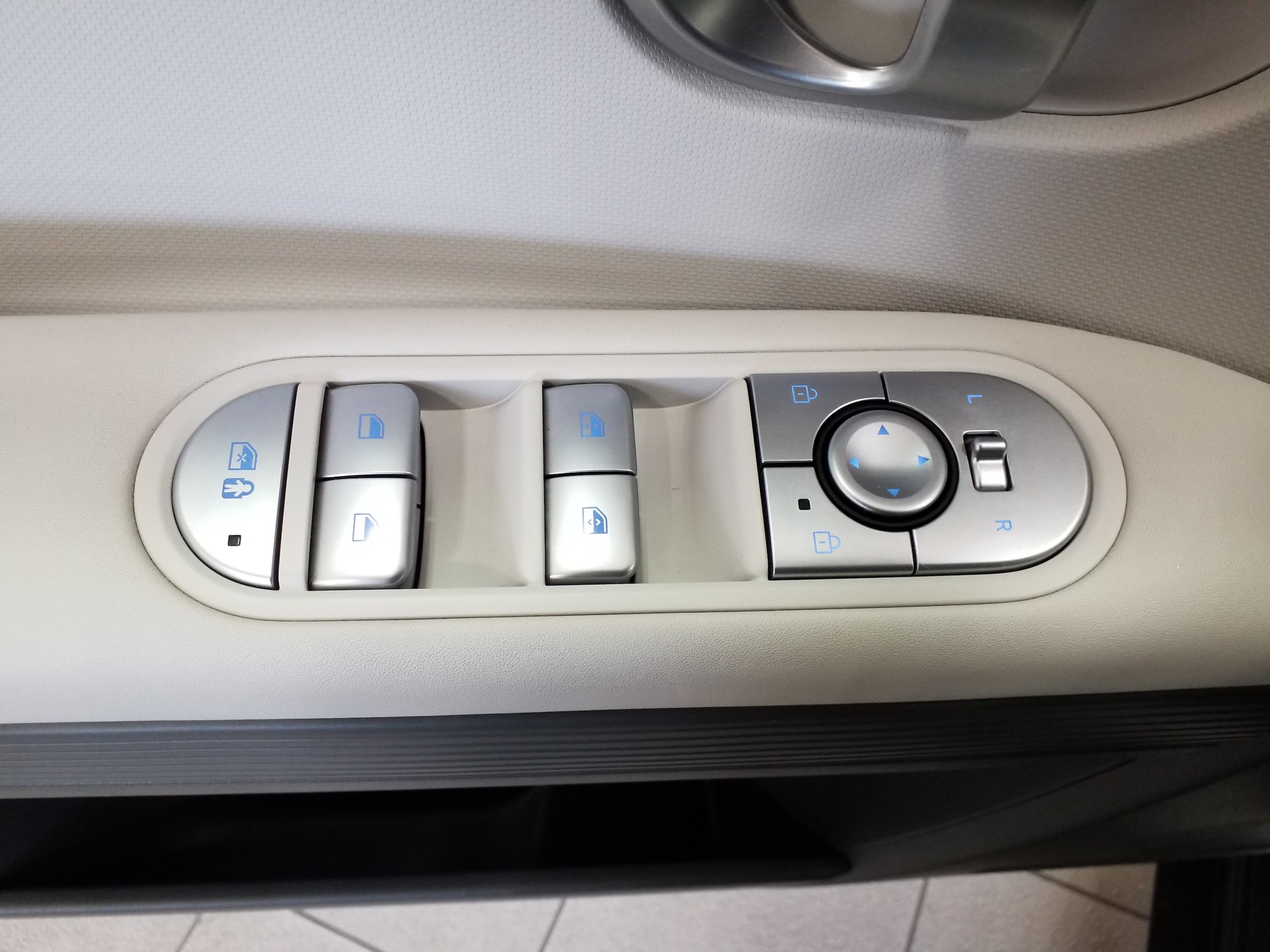 2024 Hyundai IONIQ 5 SEL - Photo 11