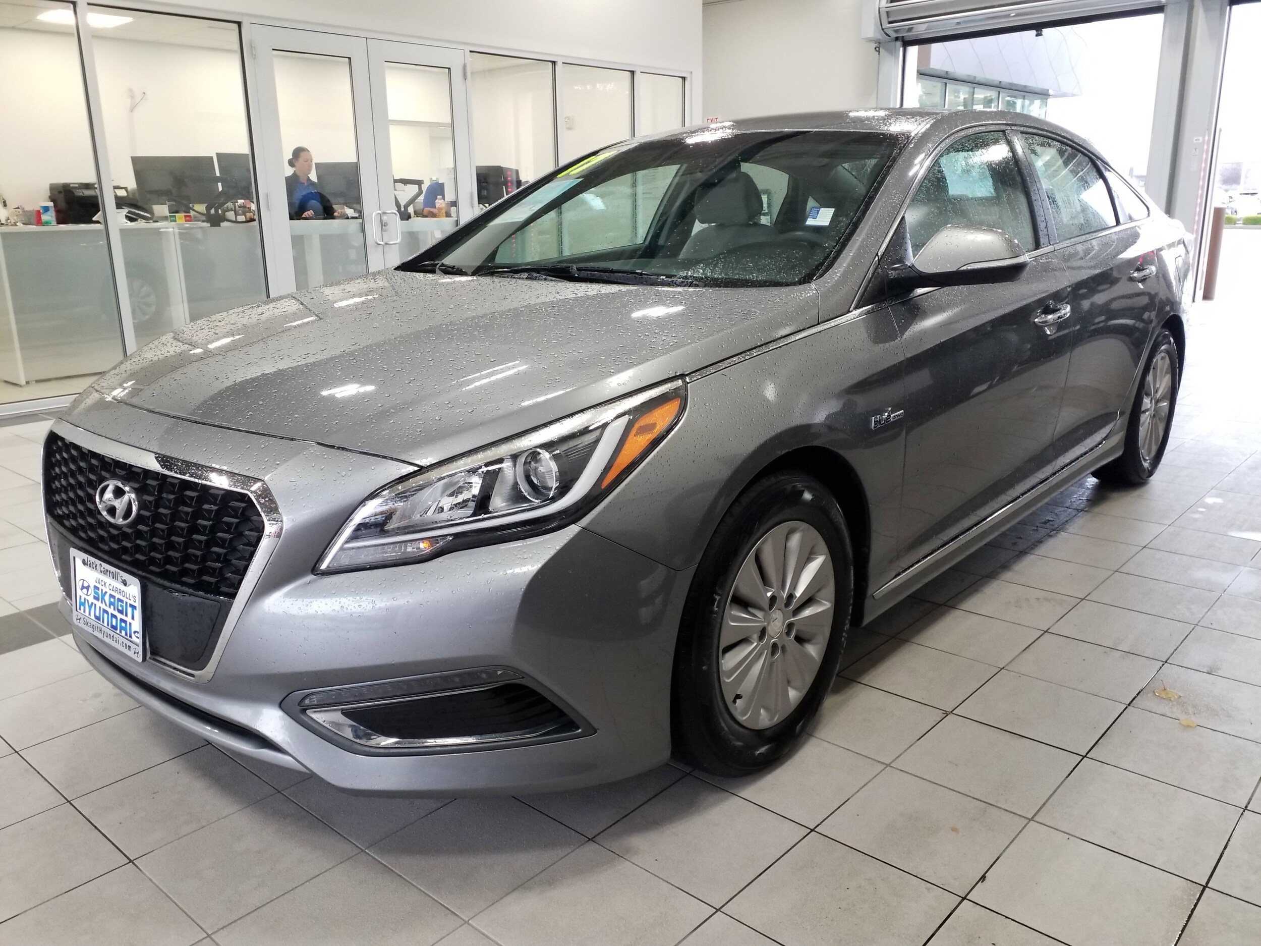 2017 Hyundai Sonata Hybrid SE photo 2