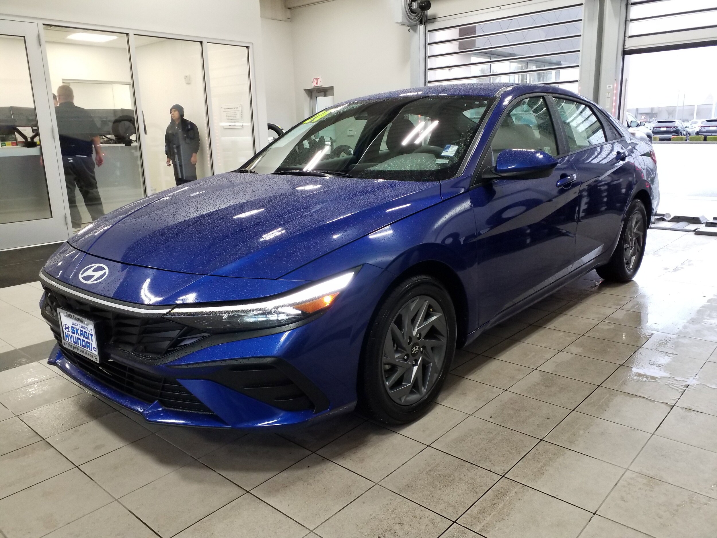 2024 Hyundai Elantra SEL photo 2