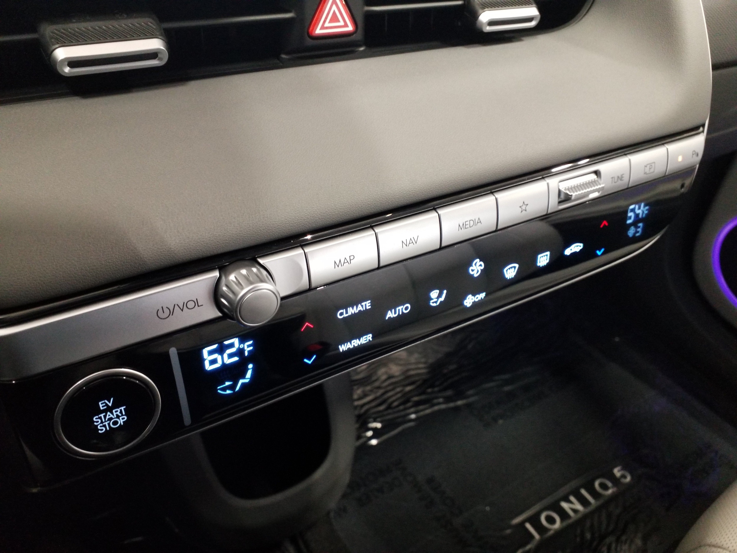2024 Hyundai IONIQ 5 Limited - Photo 7