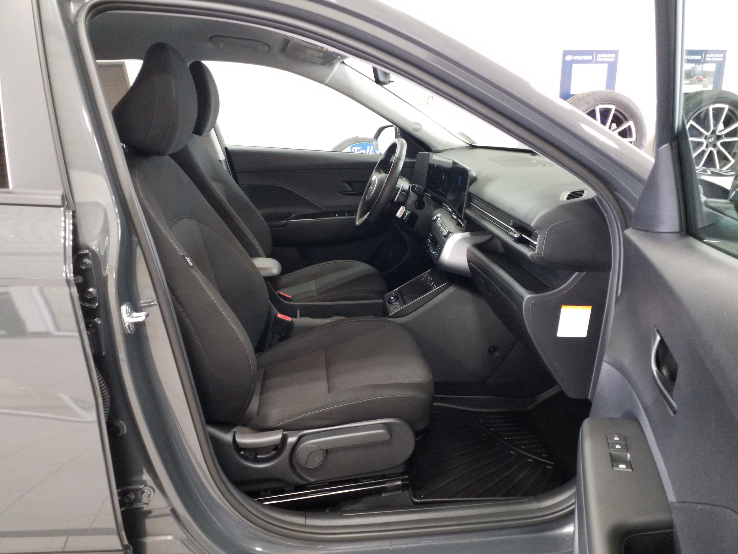 2024 Hyundai Kona EV SEL - Photo 17