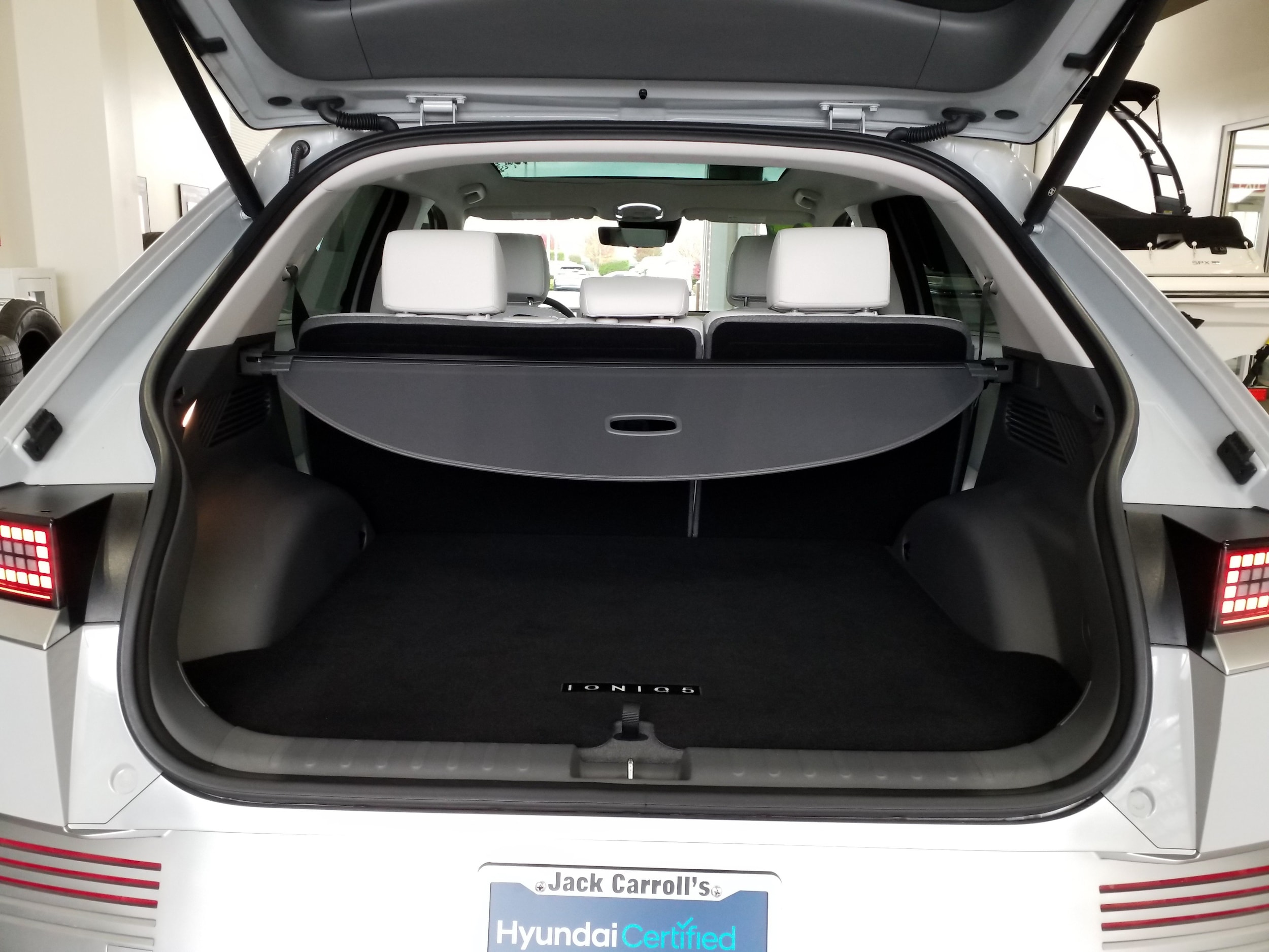 2024 Hyundai IONIQ 5 Limited - Photo 14