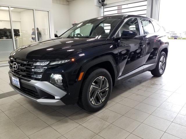 2026 Hyundai Tucson Hybrid Blue photo 2