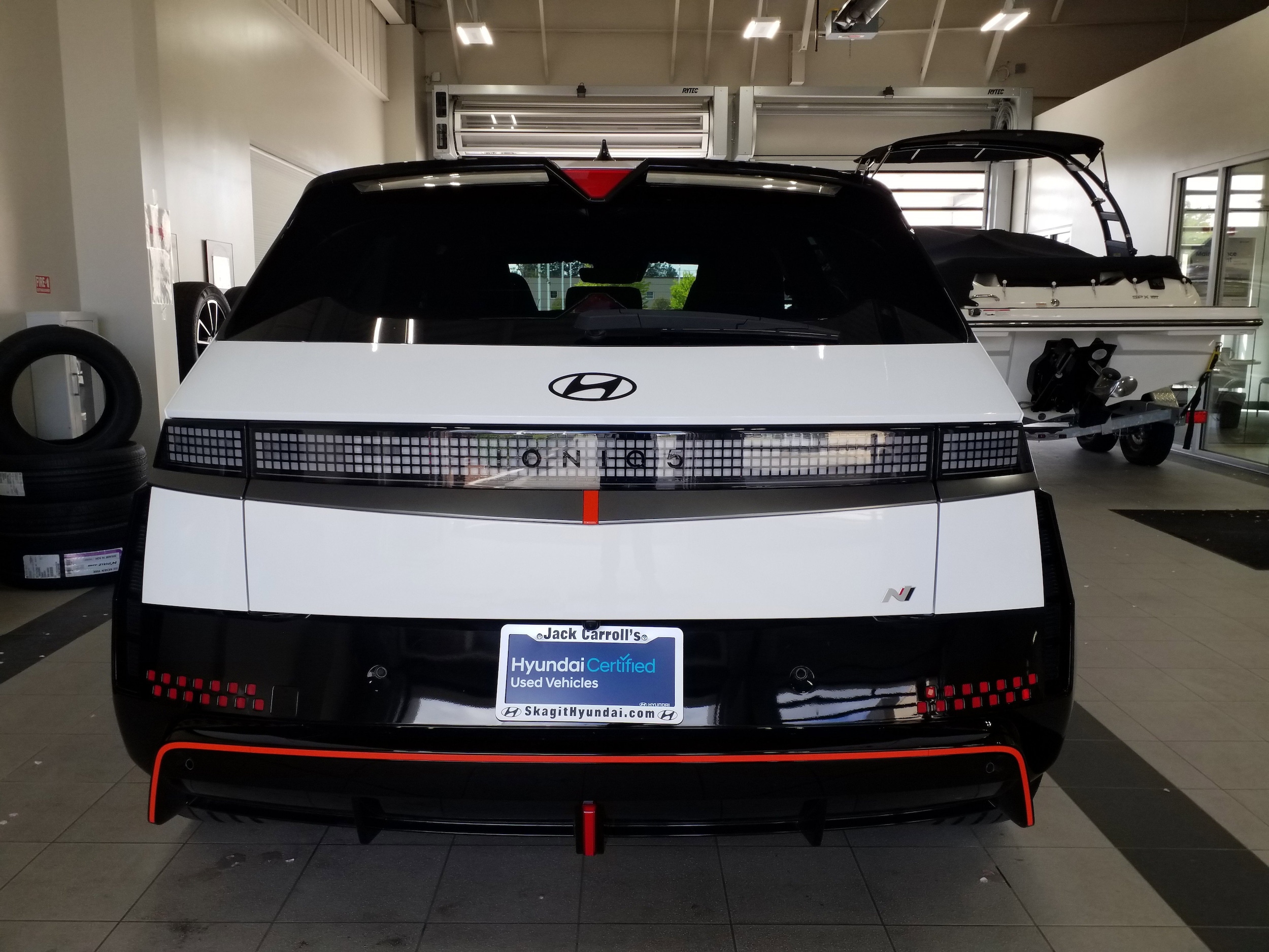 2025 Hyundai IONIQ 5 N - Photo 20