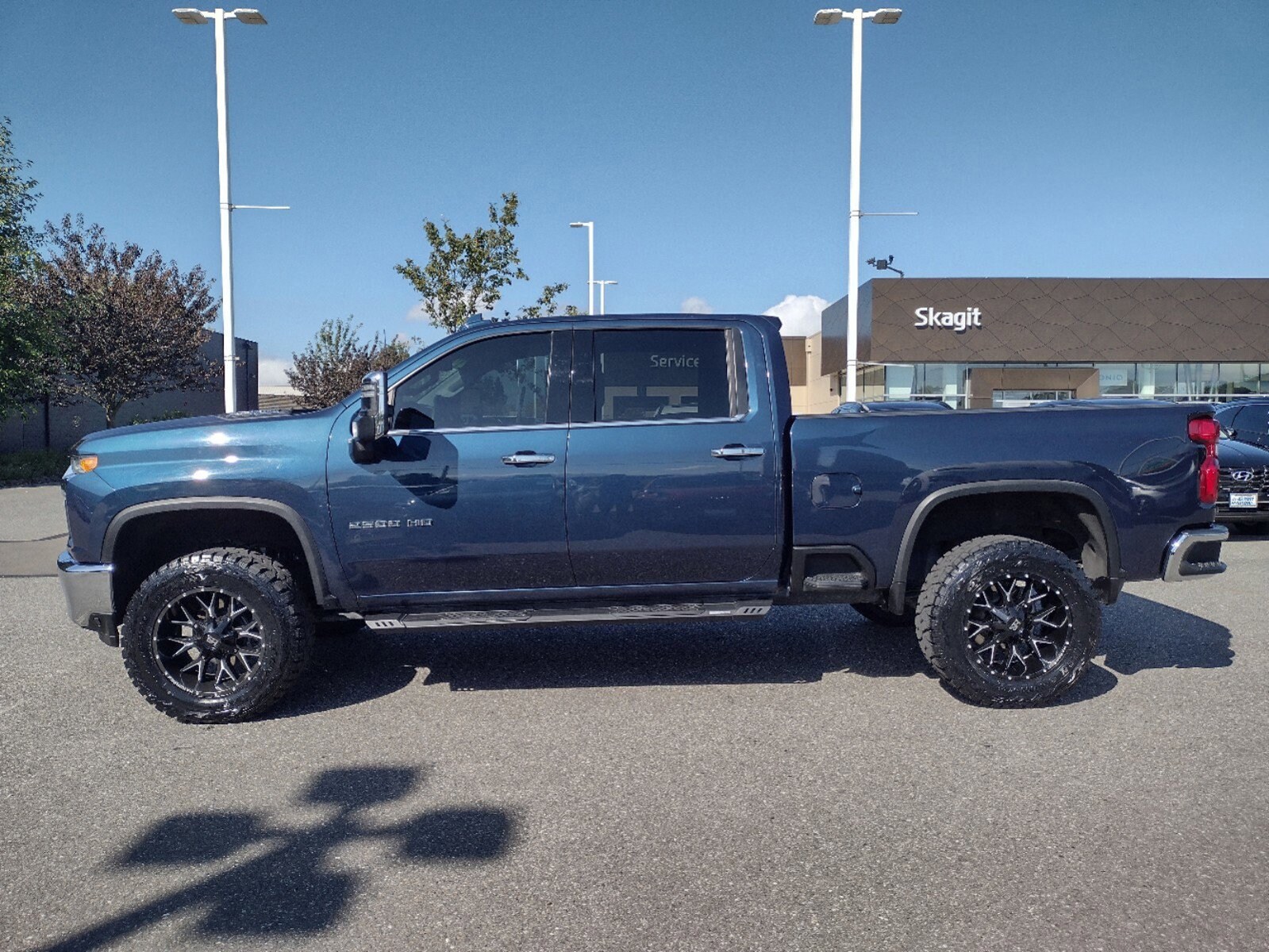 Used 2020 Chevrolet Silverado 2500HD LTZ with VIN 1GC4YPEY7LF343956 for sale in Burlington, WA