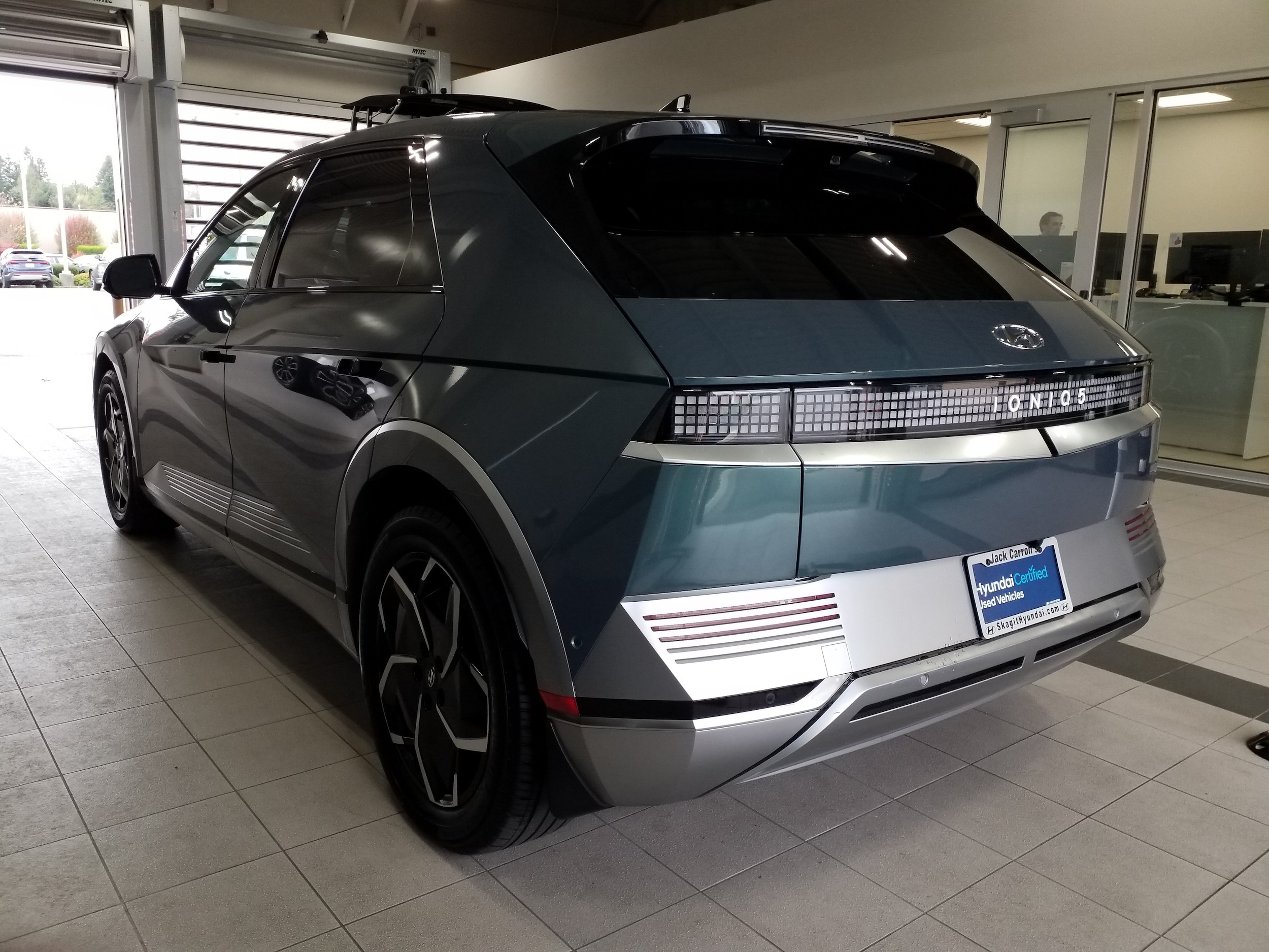2024 Hyundai IONIQ 5 Limited - Photo 18