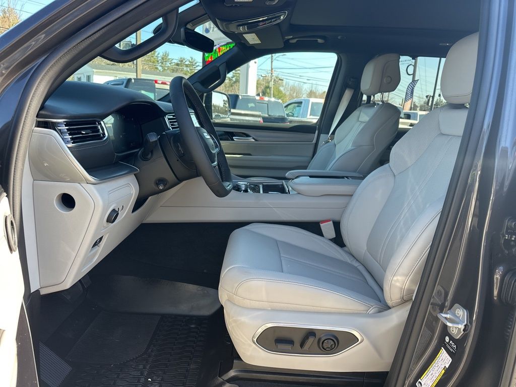 2026 Jeep Grand Wagoneer Limited Reserve - Photo 10
