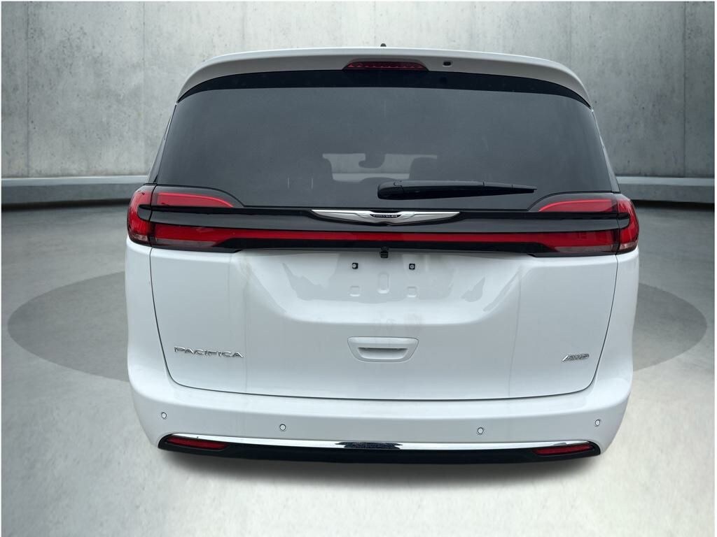 New 2026 Chrysler Pacifica SELECT AWD Passenger Van