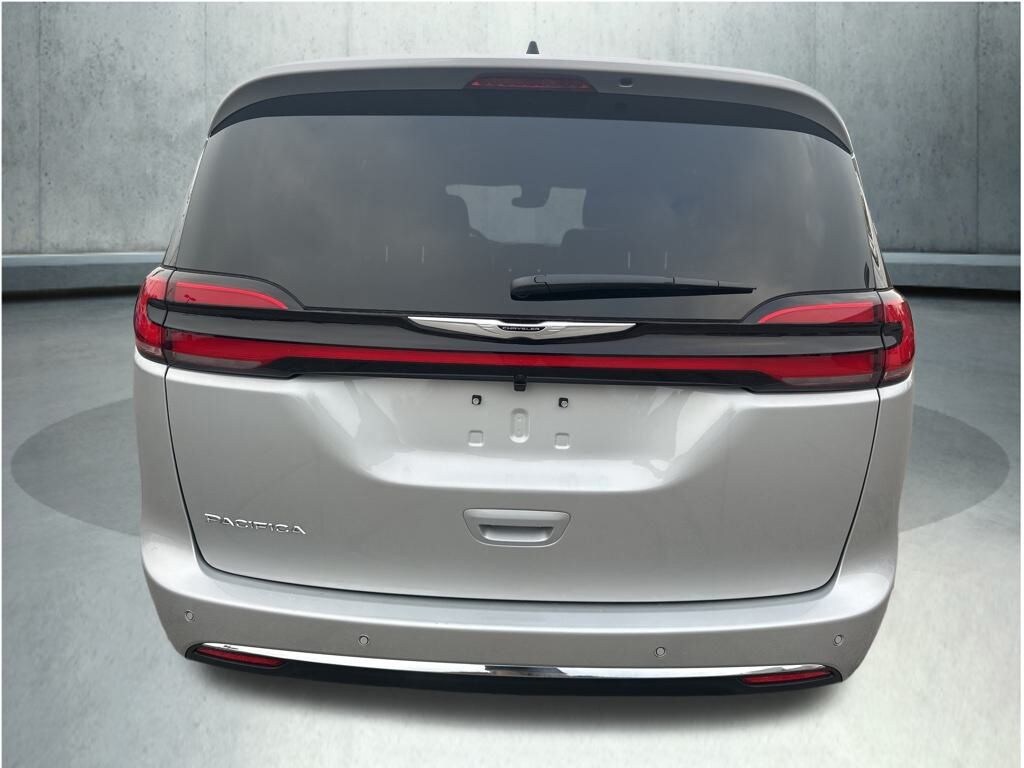 New 2026 Chrysler Pacifica SELECT Passenger Van