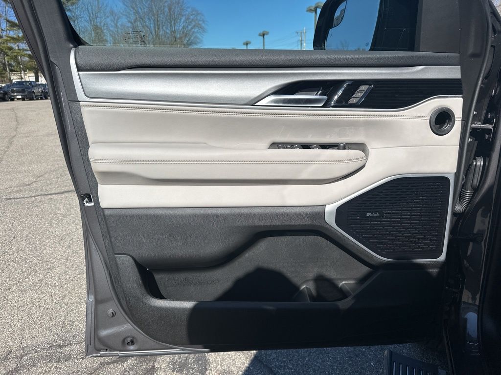 2026 Jeep Grand Wagoneer Limited Reserve - Photo 11