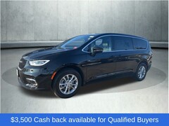 2026 Chrysler Pacifica SELECT AWD Passenger Van