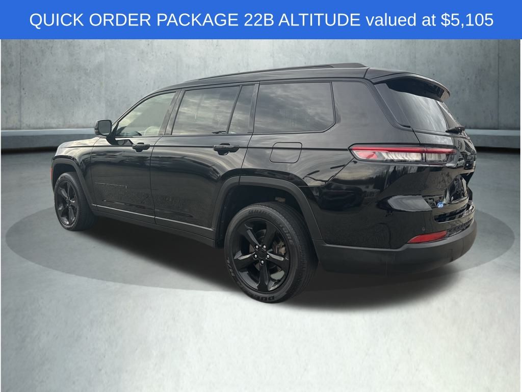 2022 Jeep Grand Cherokee Altitude photo 2