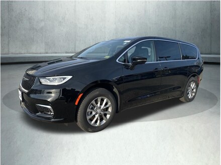 2026 Chrysler Pacifica LIMITED AWD Passenger Van