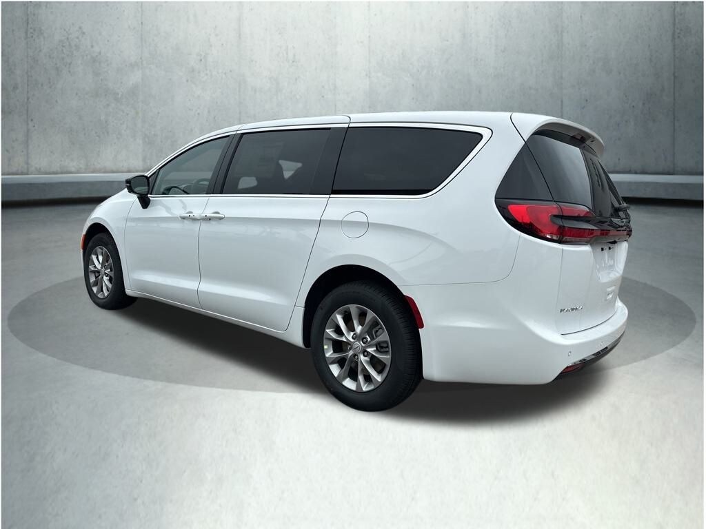 New 2026 Chrysler Pacifica SELECT AWD Passenger Van