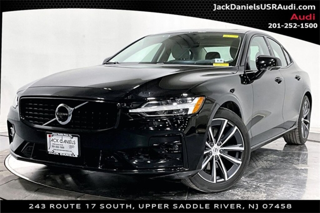 Used 2022 Volvo S60 B5 Momentum Sedan