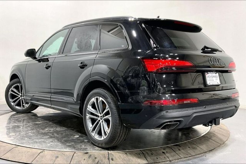 New 2026 Audi Q7 45 Premium SUV