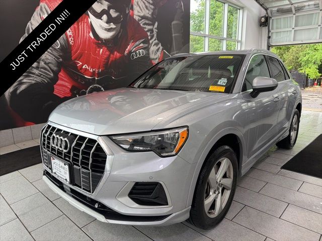 2020 Audi Q3 45 TFSI Premium quattro's photo