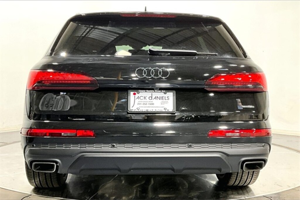 New 2026 Audi Q7 45 Premium SUV