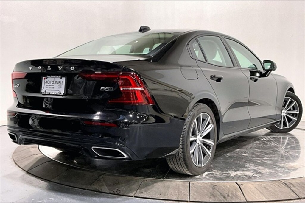Used 2022 Volvo S60 B5 Momentum Sedan