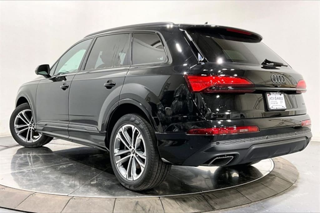 New 2026 Audi Q7 45 Premium SUV
