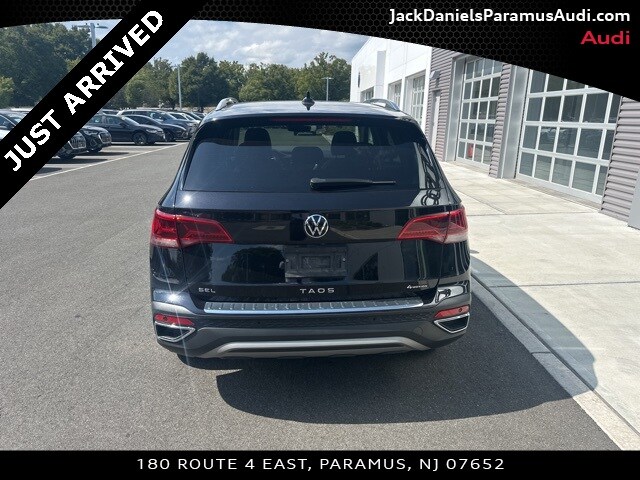 2022 Volkswagen Taos SEL photo 4
