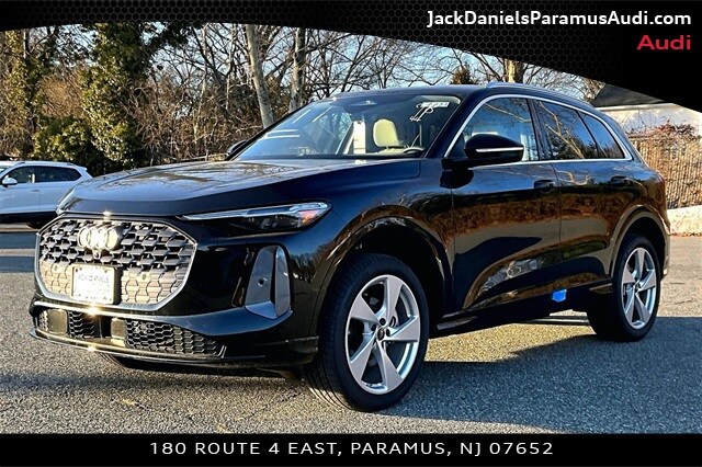 2025 Audi Q5 40 Premium Plus's photo