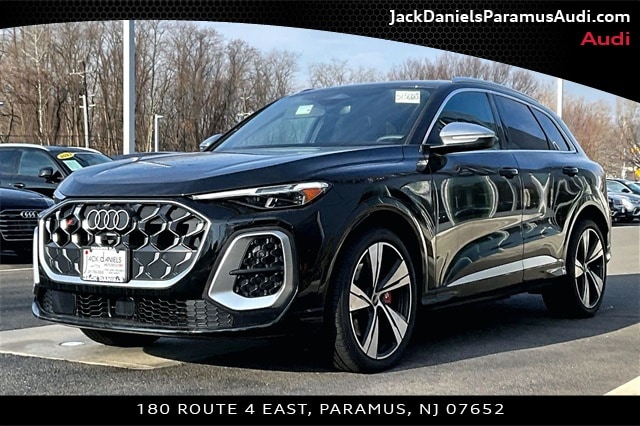 2025 Audi SQ5 Premium Plus's photo