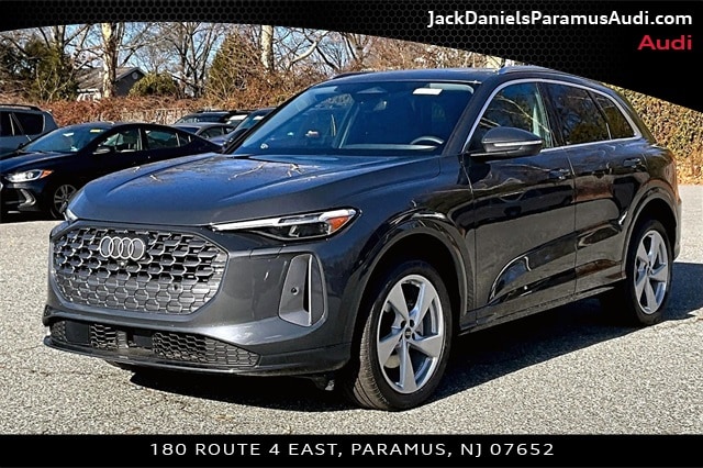 2025 Audi Q5 40 Premium Plus's photo