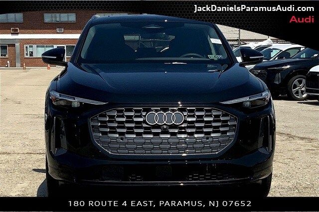 2025 Audi Q5 2.0T Premium Plus photo 3