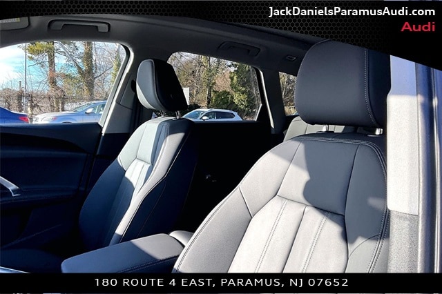 2025 Audi Q5 Premium Plus - Photo 9