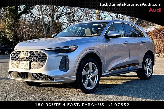 2025 Audi Q5 40 Premium Plus's photo