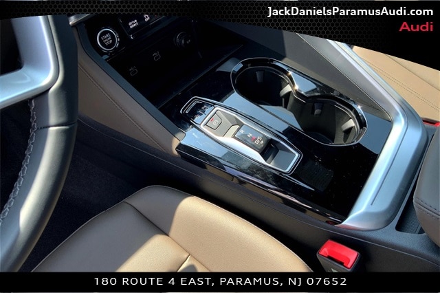 2025 Audi Q5 Premium - Photo 8