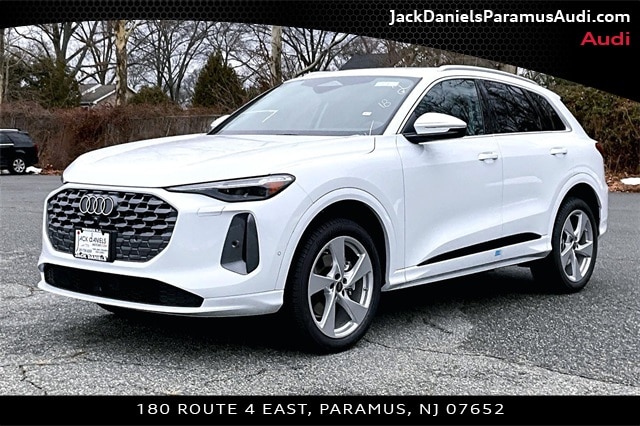 2025 Audi Q5 40 Premium Plus's photo