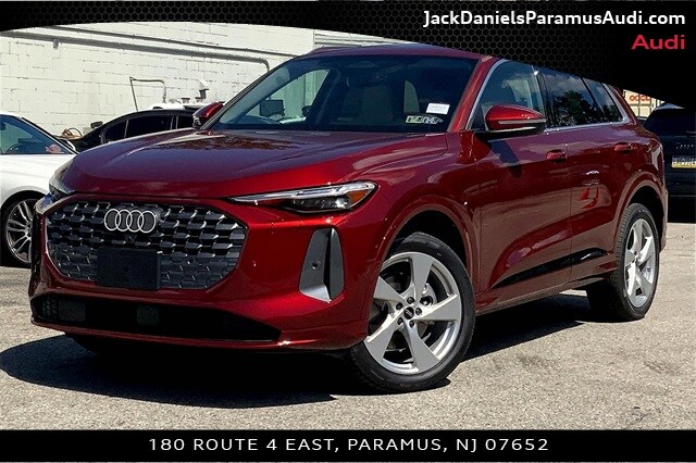 2025 Audi Q5 2.0T Premium Plus photo 2