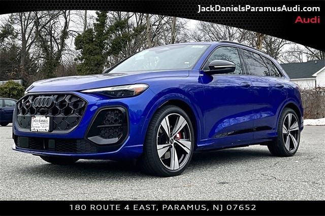 2025 Audi SQ5 Premium Plus's photo