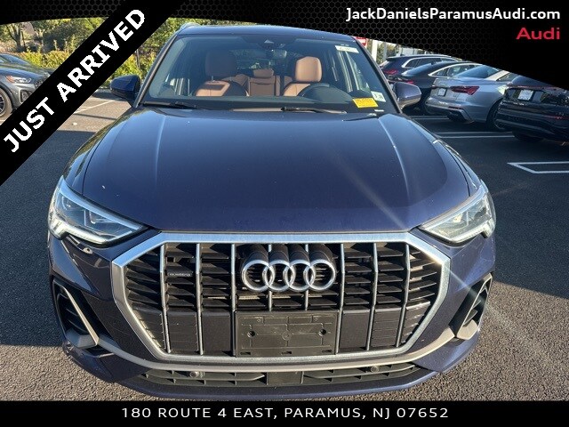 2023 Audi Q3 S line Premium photo 2