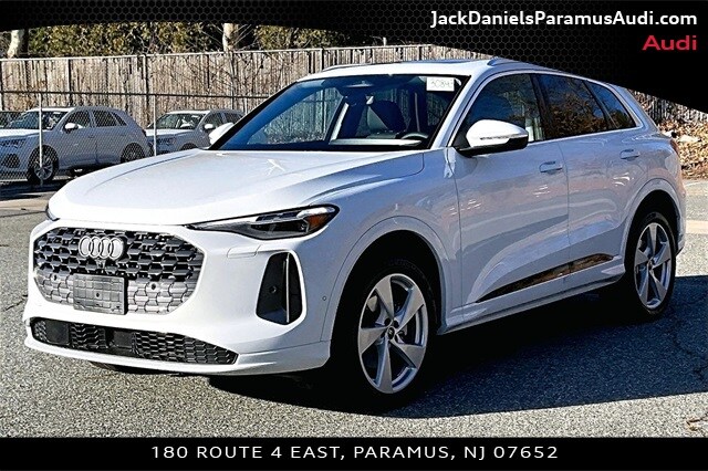 2025 Audi New Q5 Premium Plus's photo