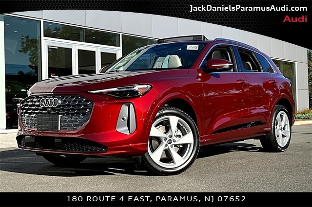 2025 Audi Q5 40 Premium Plus's photo