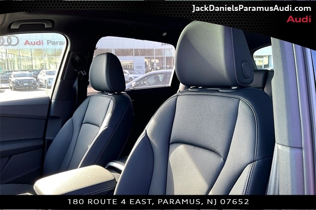 2025 Audi Q7 Premium Plus - Photo 9