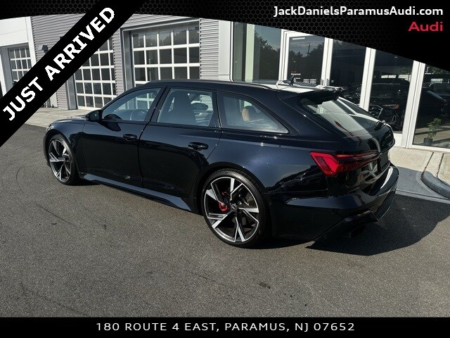 2023 Audi RS 6 Avant Base photo 2