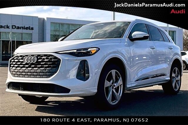 2025 Audi Q5 40 Premium Plus's photo