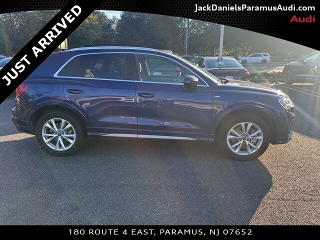 2023 Audi Q3 S line Premium photo 3