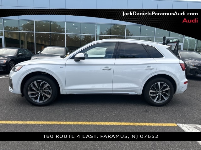 Used 2022 Audi Q5 Premium with VIN WA1GAAFY2N2093141 for sale in Paramus, NJ