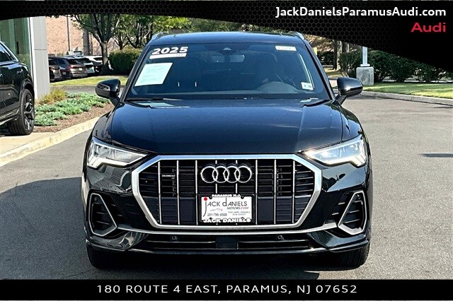 2025 Audi Q3 S line Premium photo 3