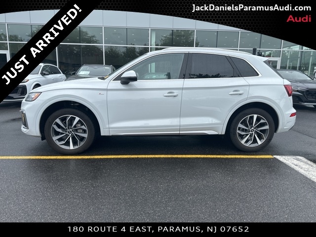 Used 2022 Audi Q5 Premium with VIN WA1GAAFY1N2101228 for sale in Paramus, NJ