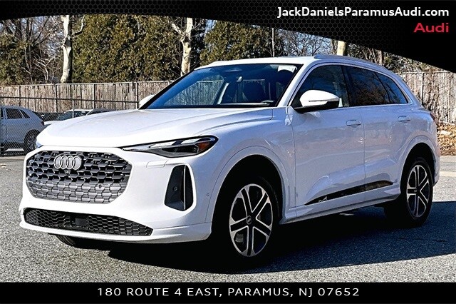 2025 Audi New Q5 Premium's photo