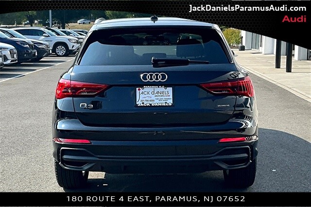 2025 Audi Q3 S line Premium photo 4