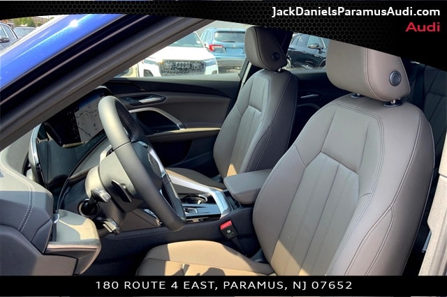 2025 Audi Q5 Premium - Photo 7
