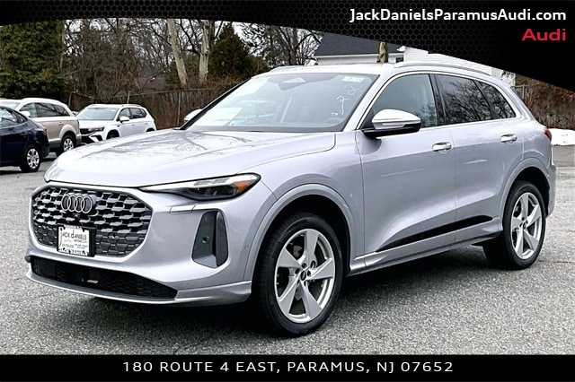 2025 Audi Q5 40 Premium Plus's photo